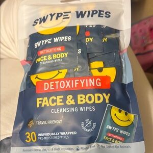 Joe Boxer Eucalyptus Face & Body Wipes - Green and Yellow